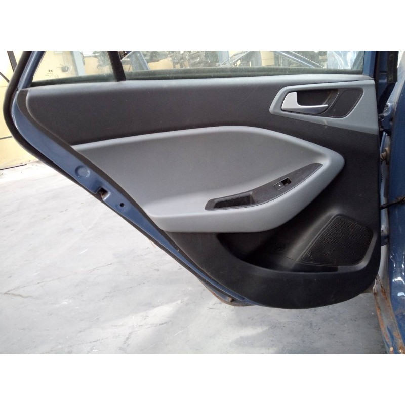Recambio de guarnecido puerta trasera izquierda para hyundai i20 trend referencia OEM IAM   