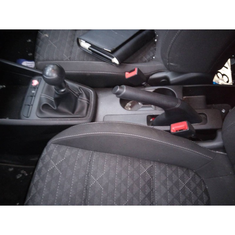 Recambio de consola central para kia rio (yb) drive referencia OEM IAM   