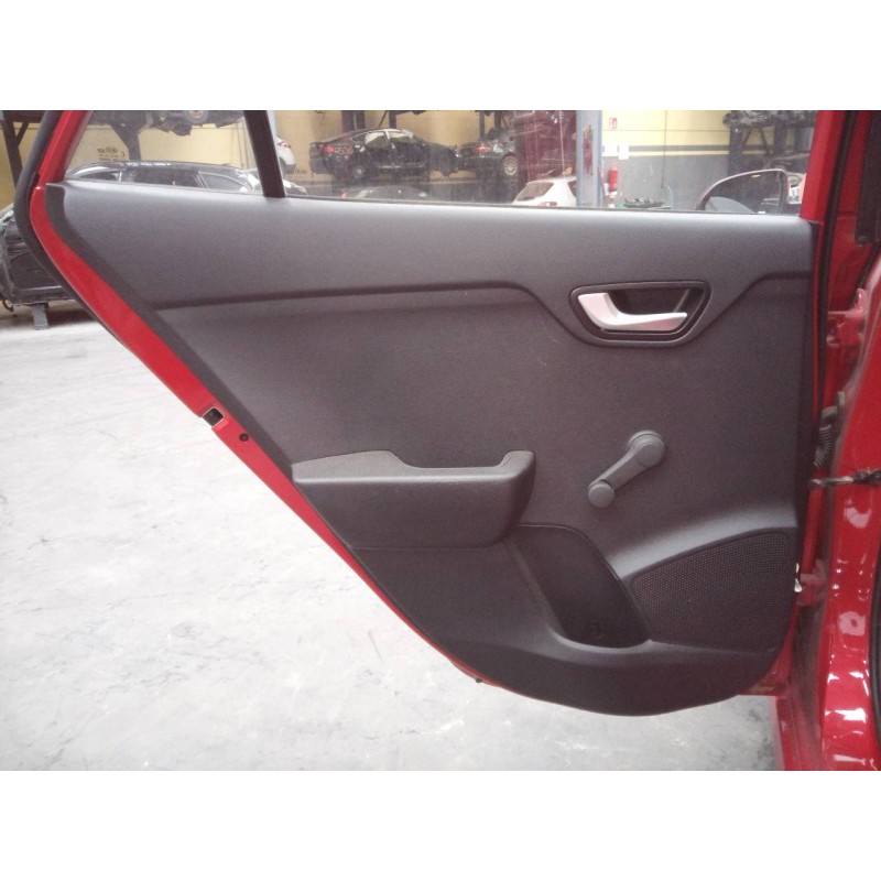 Recambio de guarnecido puerta trasera izquierda para kia rio (yb) drive referencia OEM IAM   