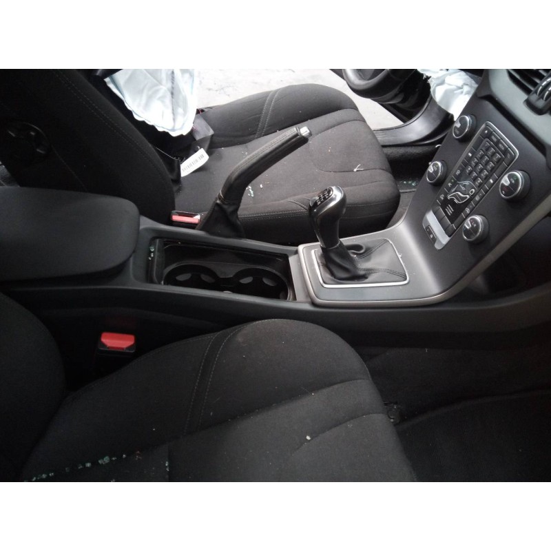 Recambio de consola central para volvo v40 momentum referencia OEM IAM   