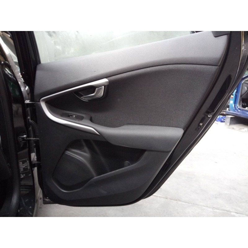 Recambio de guarnecido puerta trasera derecha para volvo v40 momentum referencia OEM IAM   