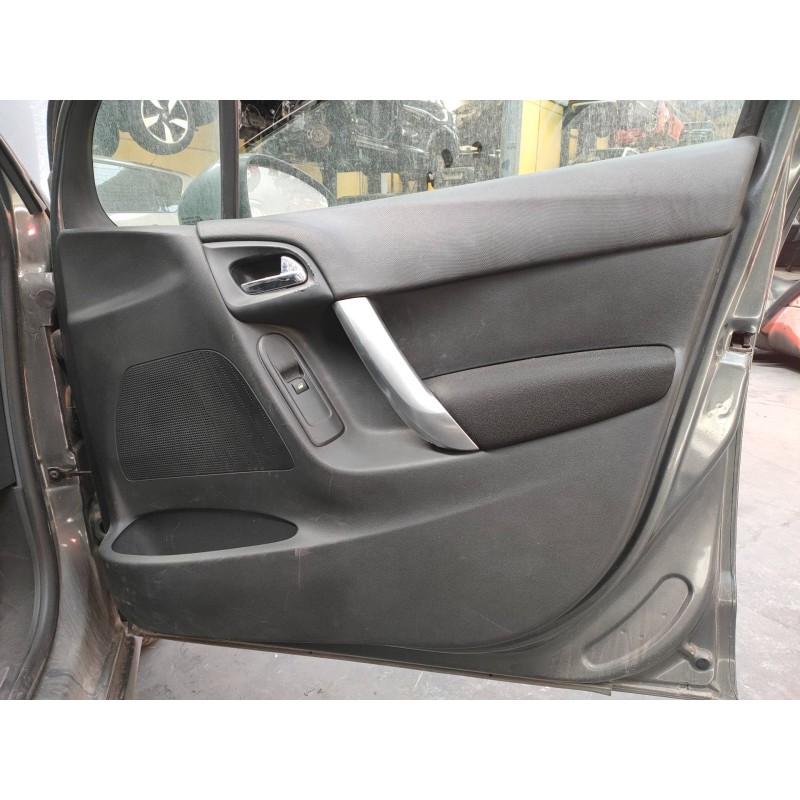 Recambio de guarnecido puerta delantera derecha para citroen c3 exclusive referencia OEM IAM   