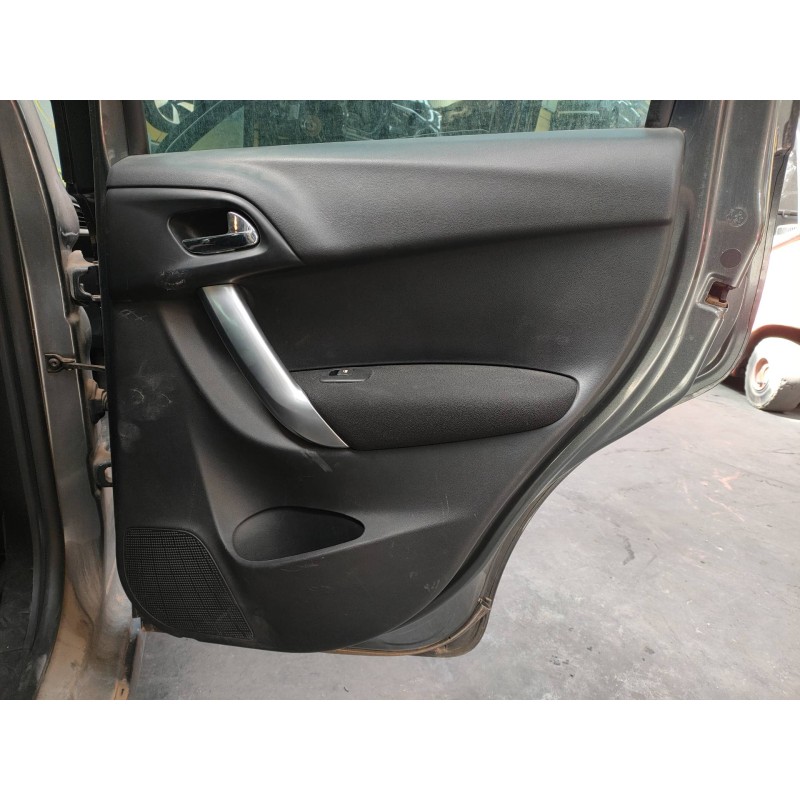 Recambio de guarnecido puerta trasera derecha para citroen c3 exclusive referencia OEM IAM   