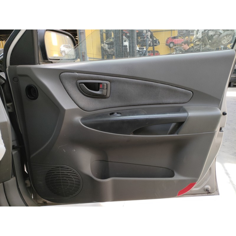 Recambio de guarnecido puerta delantera derecha para hyundai tucson (jm) 2,0 crdi vgt classic 4x2 referencia OEM IAM   