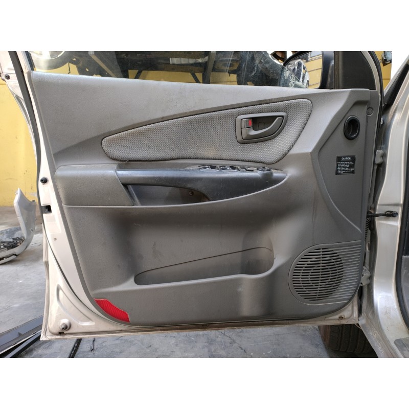 Recambio de guarnecido puerta delantera izquierda para hyundai tucson (jm) 2,0 crdi vgt classic 4x2 referencia OEM IAM   