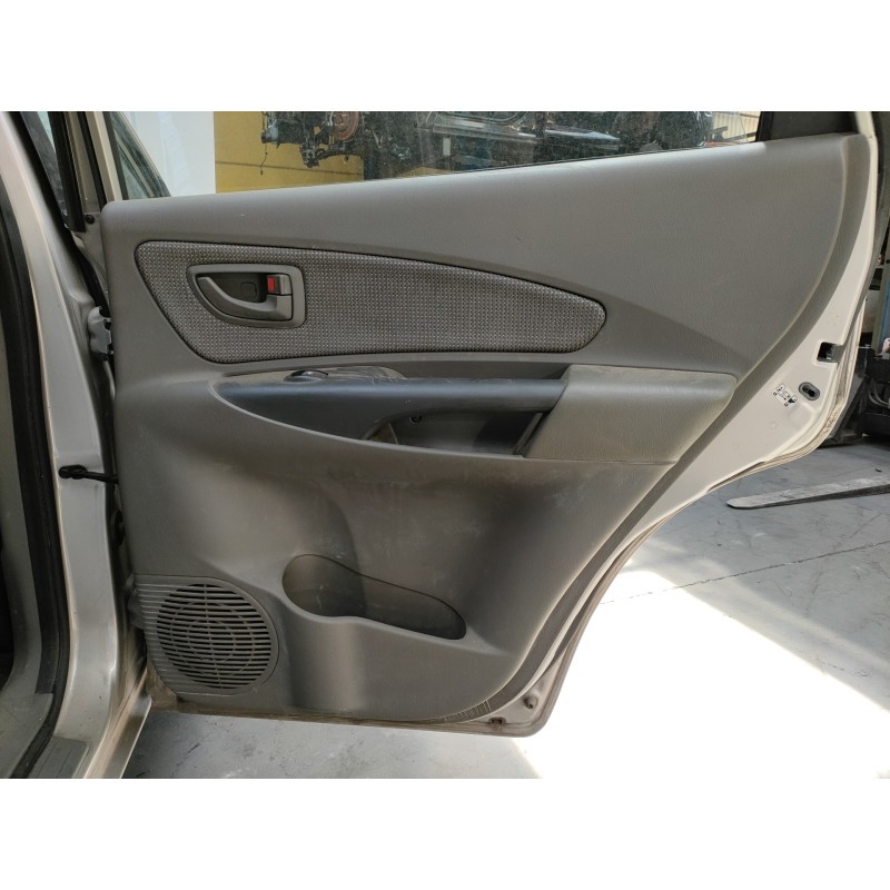 Recambio de guarnecido puerta trasera derecha para hyundai tucson (jm) 2,0 crdi vgt classic 4x2 referencia OEM IAM   