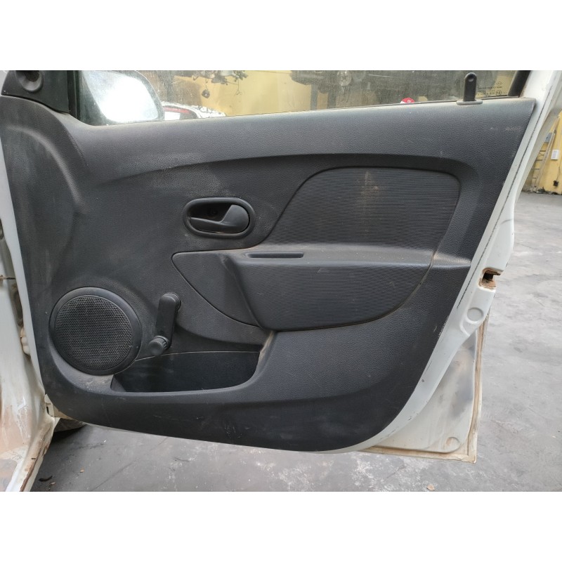 Recambio de guarnecido puerta delantera derecha para dacia sandero ambiance referencia OEM IAM   