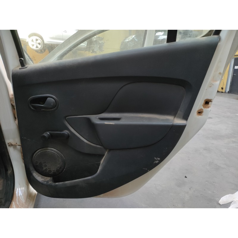 Recambio de guarnecido puerta trasera derecha para dacia sandero ambiance referencia OEM IAM   