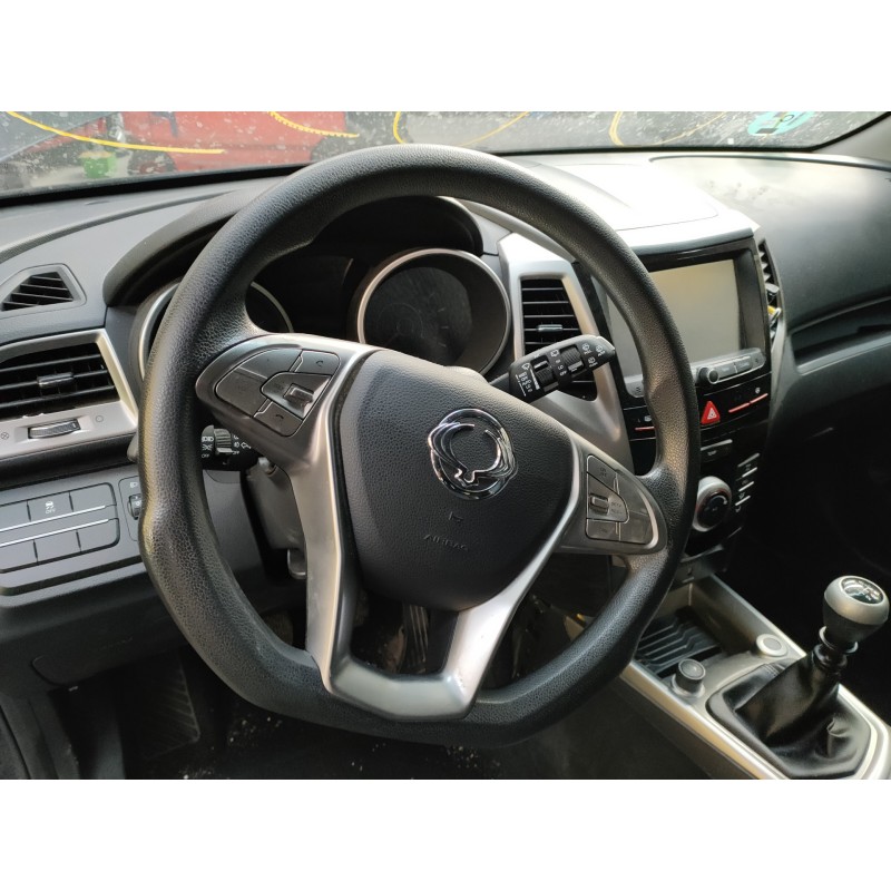 Recambio de volante para ssangyong tivoli crystal 4x2 referencia OEM IAM   