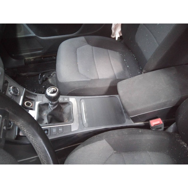 Recambio de consola central para volkswagen passat variant (365) advance bluemotion referencia OEM IAM   