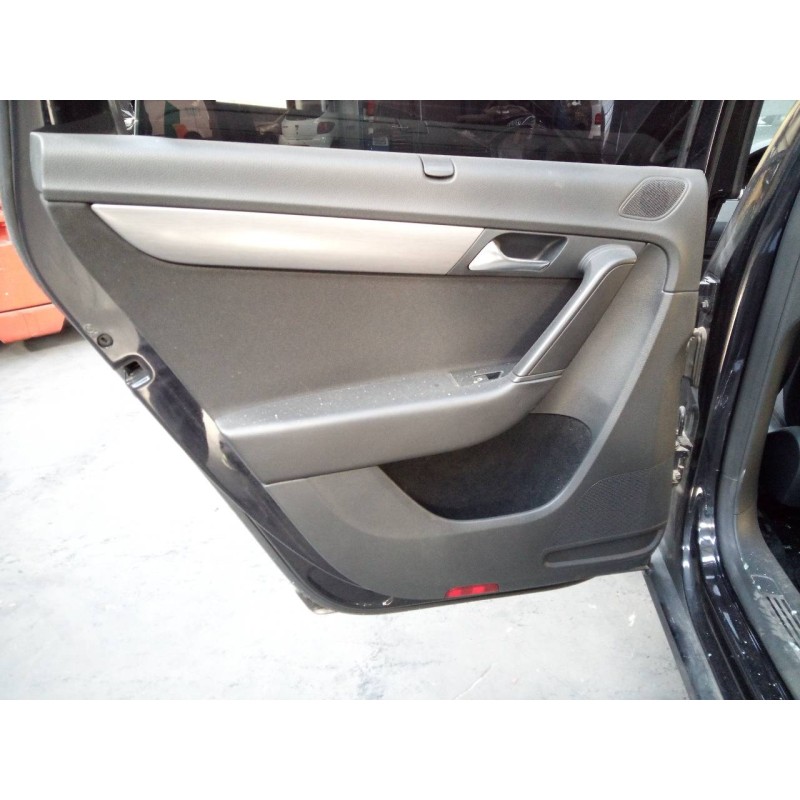 Recambio de guarnecido puerta trasera izquierda para volkswagen passat variant (365) advance bluemotion referencia OEM IAM   