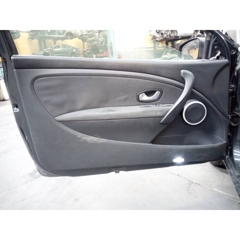 Recambio de guarnecido puerta delantera izquierda para renault megane iii coupe dynamique referencia OEM IAM   