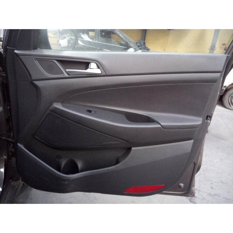 Recambio de guarnecido puerta delantera derecha para hyundai tucson essence bluedrive 2wd referencia OEM IAM   