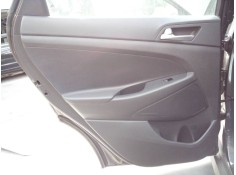 Recambio de guarnecido puerta trasera izquierda para hyundai tucson essence bluedrive 2wd referencia OEM IAM   