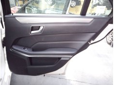 GUARNECIDO PUERTA TRASERA DERECHA 