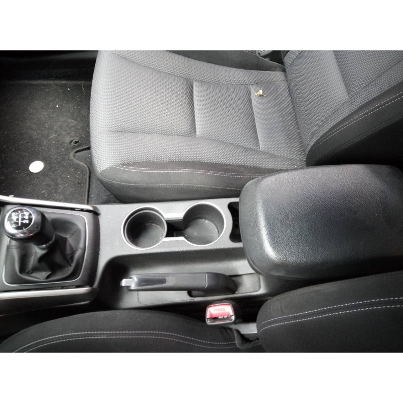 Recambio de consola central para hyundai i30 (gd) tecno referencia OEM IAM   