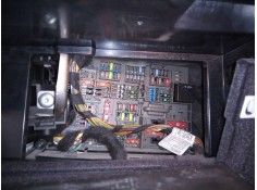 CAJA RELES / FUSIBLES 
