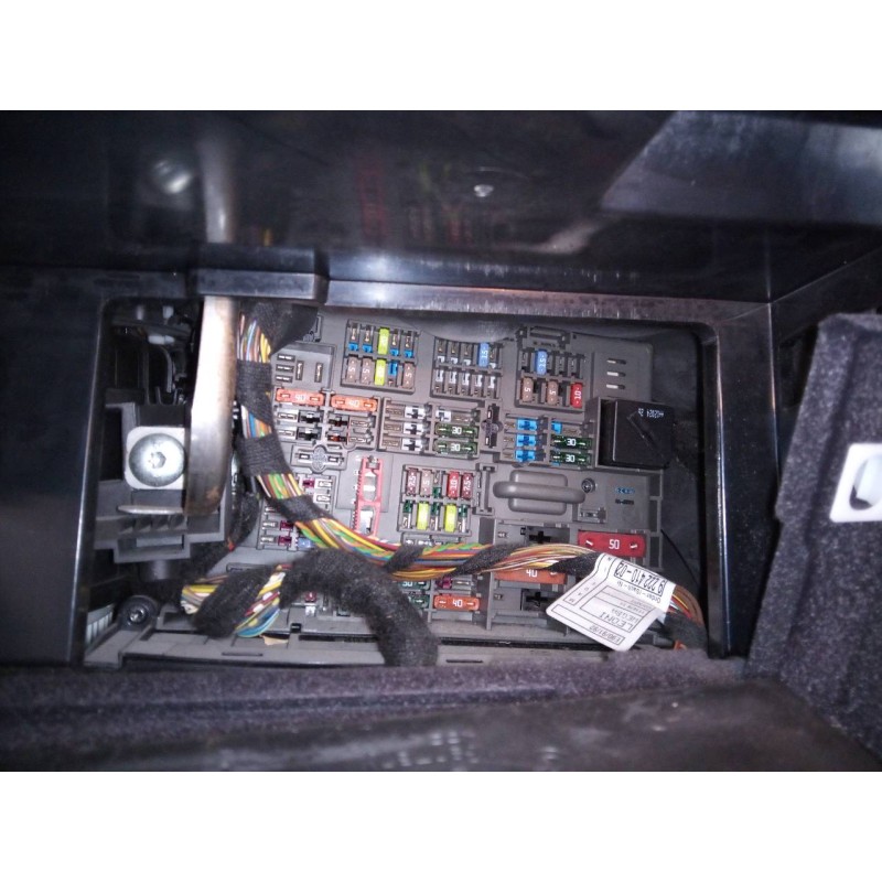 Recambio de caja reles / fusibles para bmw serie 3 coupe (e92) 320d xdrive referencia OEM IAM   