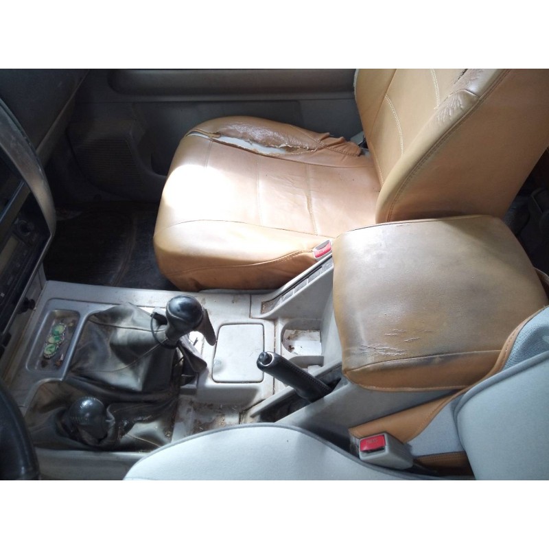 Recambio de consola central para nissan patrol gr (y61) comfort referencia OEM IAM   