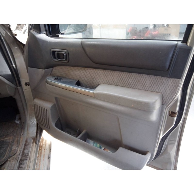 Recambio de guarnecido puerta delantera derecha para nissan patrol gr (y61) comfort referencia OEM IAM   