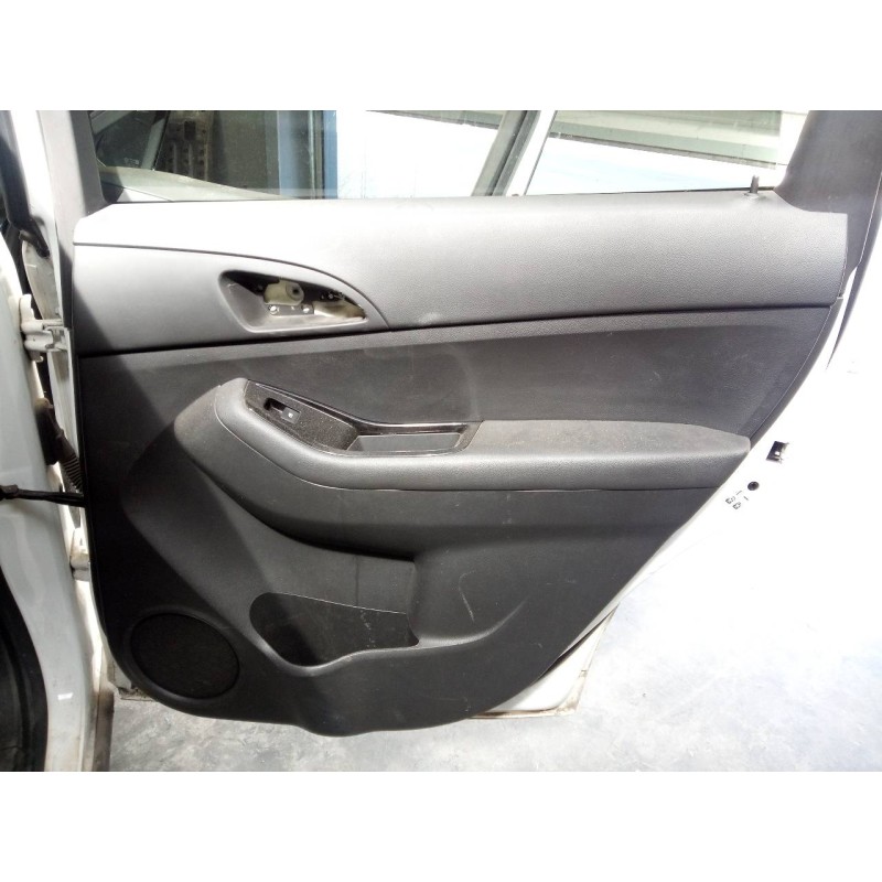 Recambio de guarnecido puerta trasera derecha para chevrolet orlando lt+ referencia OEM IAM   