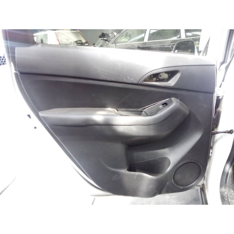 Recambio de guarnecido puerta trasera izquierda para chevrolet orlando lt+ referencia OEM IAM   