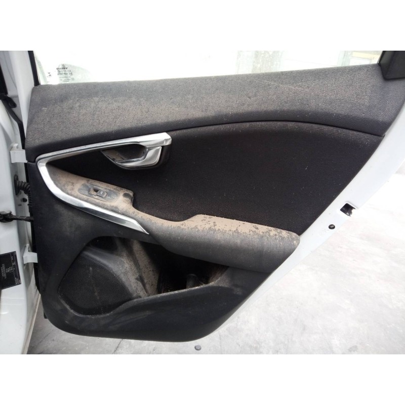 Recambio de guarnecido puerta trasera derecha para volvo v40 momentum referencia OEM IAM   