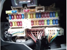 CAJA RELES / FUSIBLES 