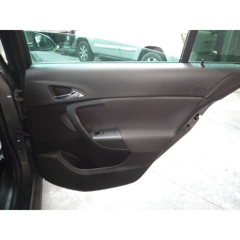 Recambio de guarnecido puerta trasera derecha para opel insignia berlina selective referencia OEM IAM   