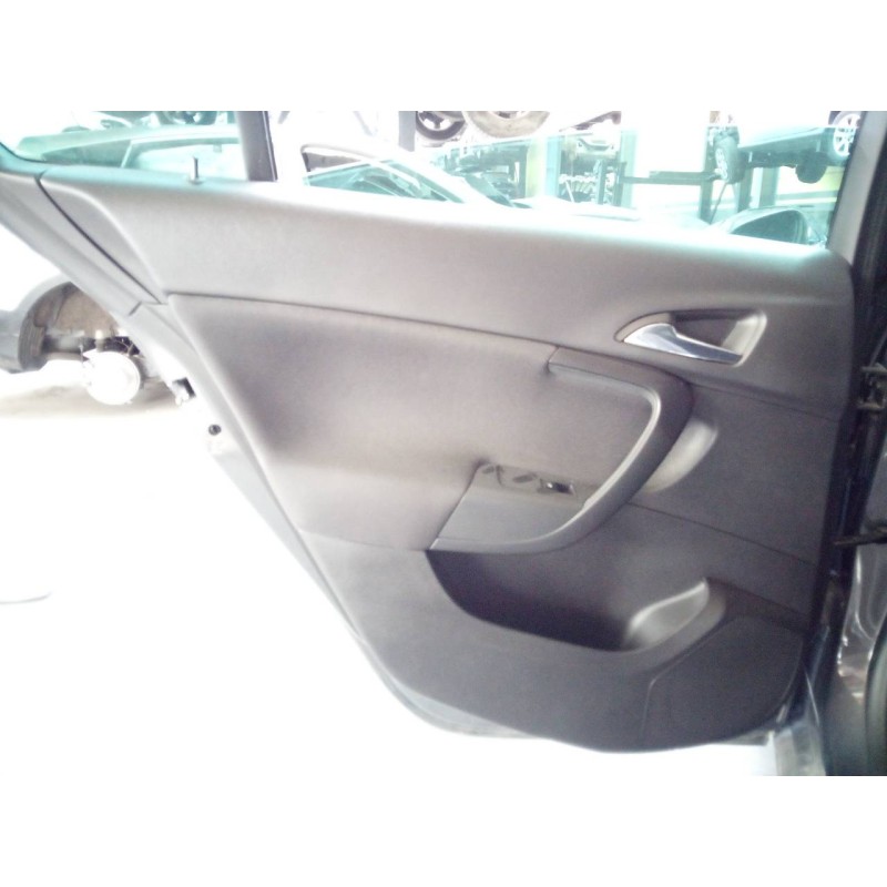 Recambio de guarnecido puerta trasera izquierda para opel insignia berlina selective referencia OEM IAM   