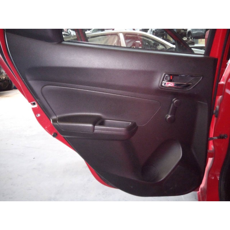 Recambio de guarnecido puerta trasera izquierda para suzuki swift (az) gle referencia OEM IAM   