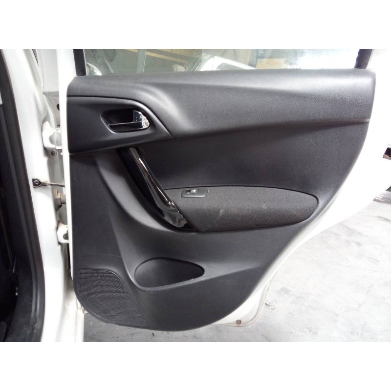 Recambio de guarnecido puerta trasera derecha para citroen c3 attraction referencia OEM IAM   