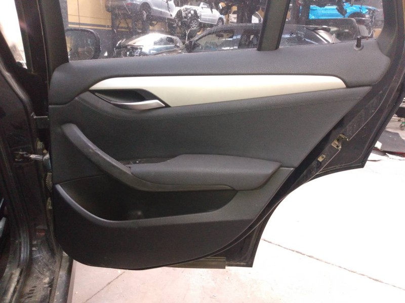 Recambio de guarnecido puerta trasera derecha para bmw x1 (e84) sdrive 18d referencia OEM IAM   