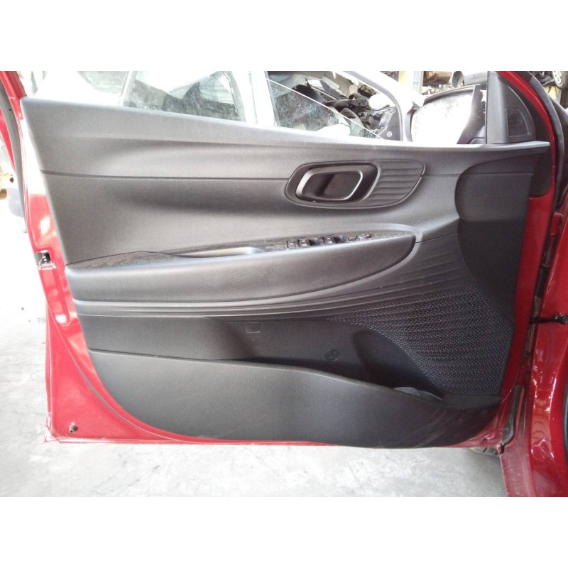 Recambio de guarnecido puerta delantera izquierda para hyundai i20 essence referencia OEM IAM   