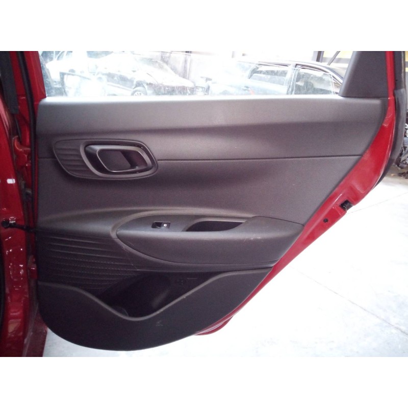 Recambio de guarnecido puerta trasera derecha para hyundai i20 essence referencia OEM IAM   
