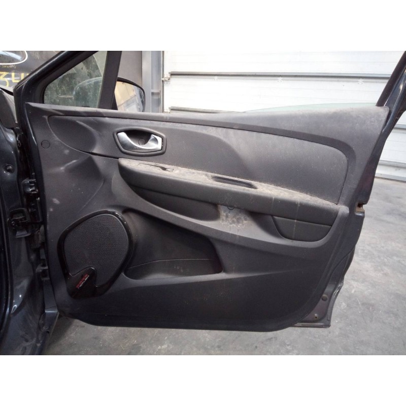 Recambio de guarnecido puerta delantera derecha para renault clio iv dynamique referencia OEM IAM   