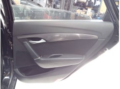 GUARNECIDO PUERTA TRASERA DERECHA 