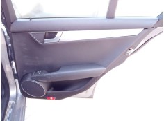 GUARNECIDO PUERTA TRASERA DERECHA 