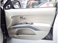 GUARNECIDO PUERTA DELANTERA DERECHA 