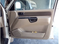 Recambio de guarnecido puerta delantera derecha para nissan terrano/terrano.ii (r20) comfort plus referencia OEM IAM   