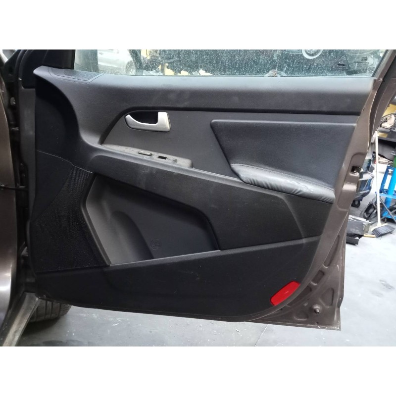 Recambio de guarnecido puerta delantera derecha para kia sportage concept 4x2 referencia OEM IAM   