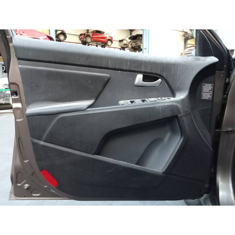 Recambio de guarnecido puerta delantera izquierda para kia sportage concept 4x2 referencia OEM IAM   