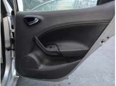 GUARNECIDO PUERTA TRASERA DERECHA 