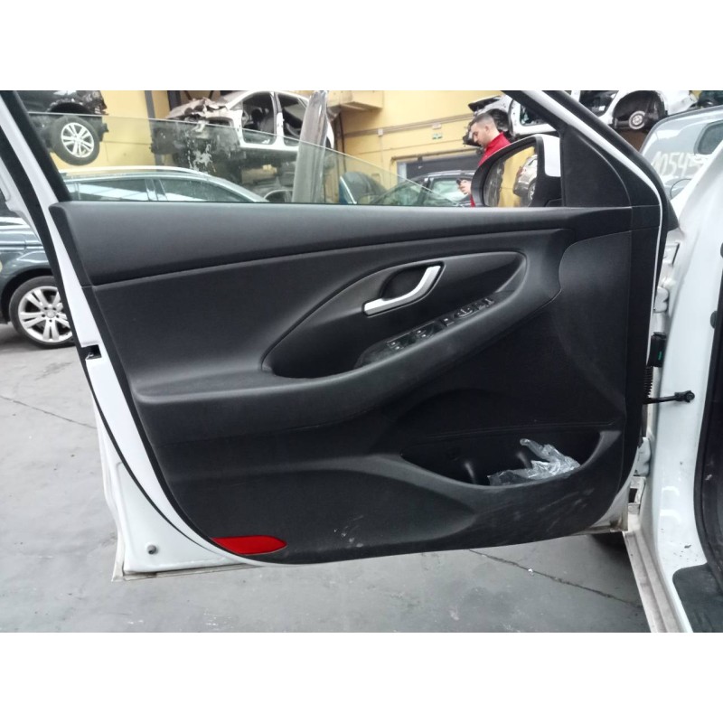 Recambio de guarnecido puerta delantera izquierda para hyundai i30 (pd) essence referencia OEM IAM   