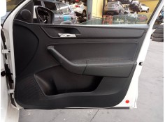 GUARNECIDO PUERTA DELANTERA DERECHA 