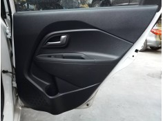 GUARNECIDO PUERTA TRASERA DERECHA 