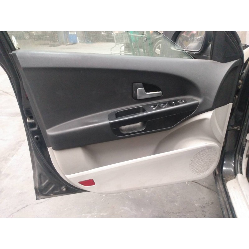 Recambio de guarnecido puerta delantera izquierda para kia cee´d active referencia OEM IAM   