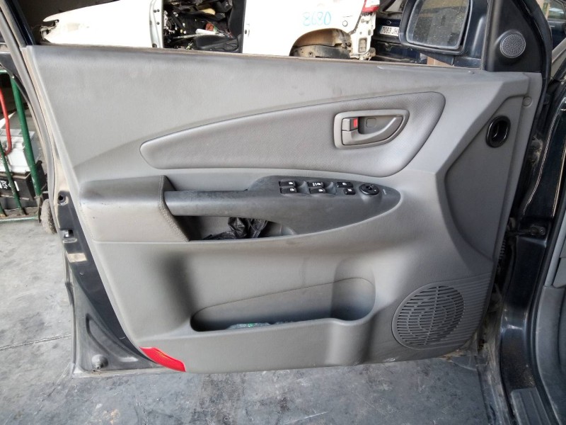 Recambio de guarnecido puerta delantera izquierda para hyundai tucson (jm) 2.0 crdi comfort (4wd) referencia OEM IAM   