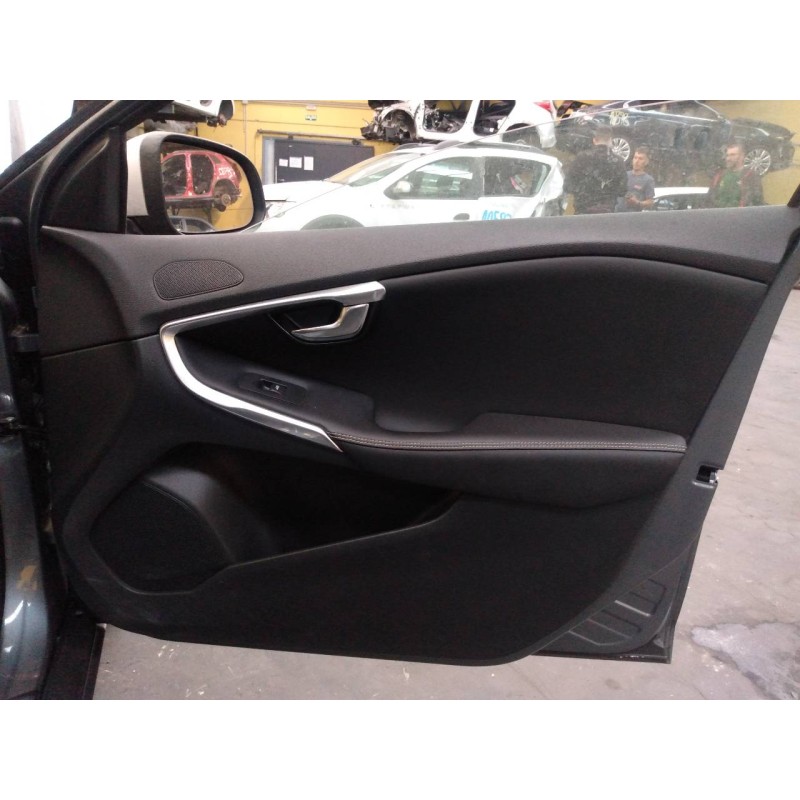 Recambio de guarnecido puerta delantera derecha para volvo v40 momentum referencia OEM IAM   