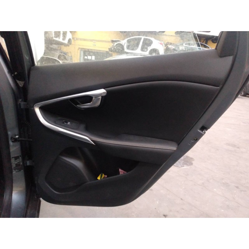 Recambio de guarnecido puerta trasera derecha para volvo v40 momentum referencia OEM IAM   